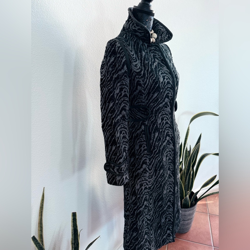 FiFi Collection Gray & Black Brocade Coat - Picture 4 of 10